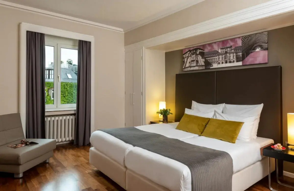 Executive Double room with courtyard view (full double bed)