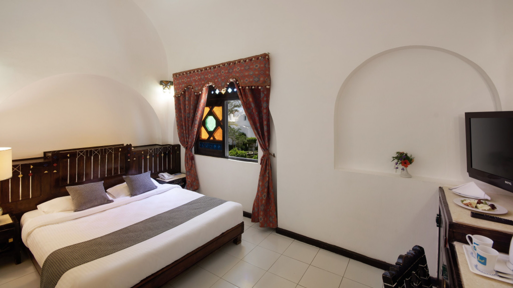 Standard Double room with garden view (full double bed)