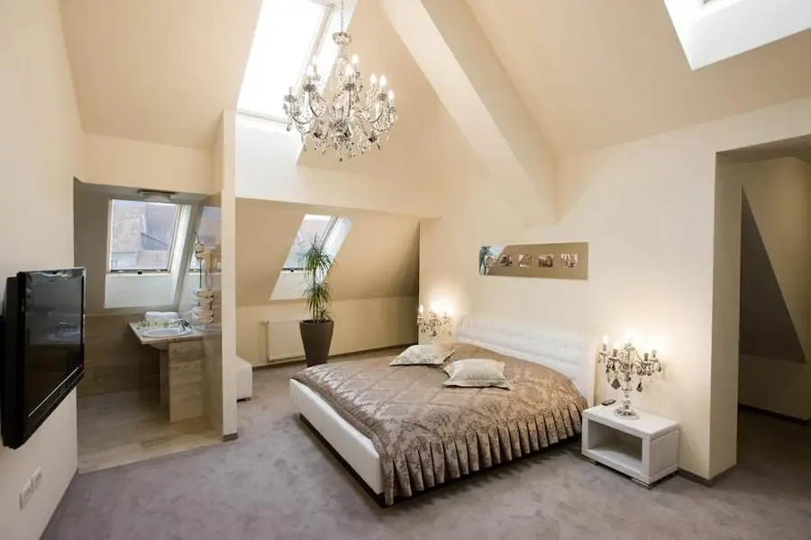 Luxury Double Suite (full double bed)