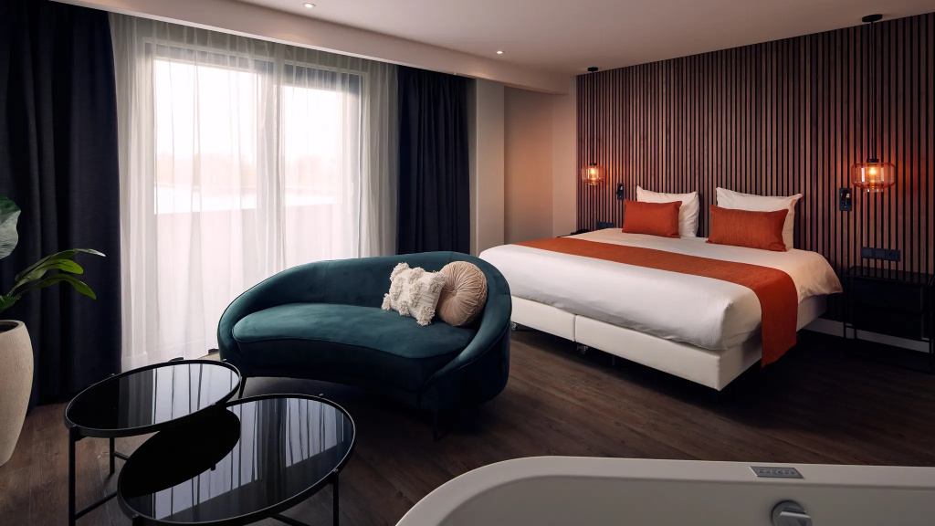Double Junior Suite (full double bed)