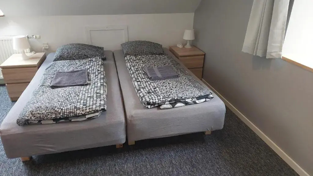 Double room twin beds