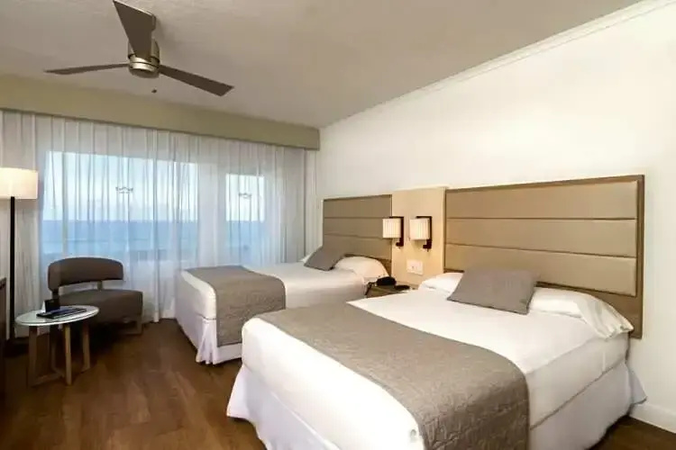 Deluxe Double room with ocean view (twin beds)