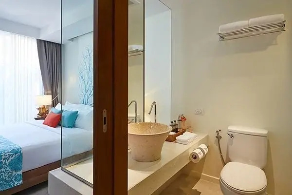Двухместный номер Deluxe с балконом (двуспальная кровать) в Отель Bandara Beach Resort, Phuket