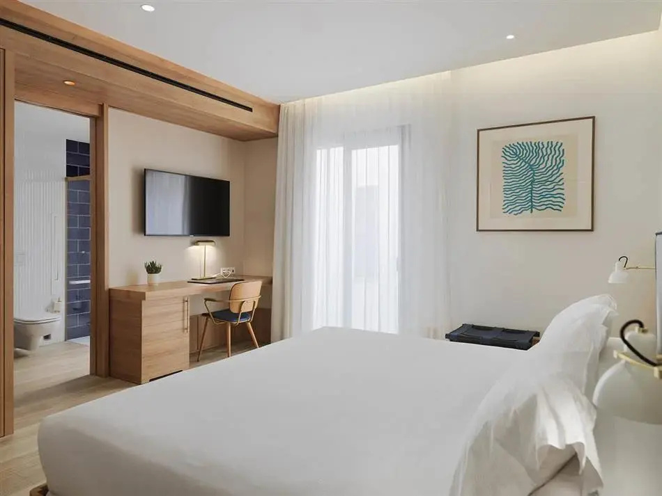 Classic Atrium Double room (full double bed)