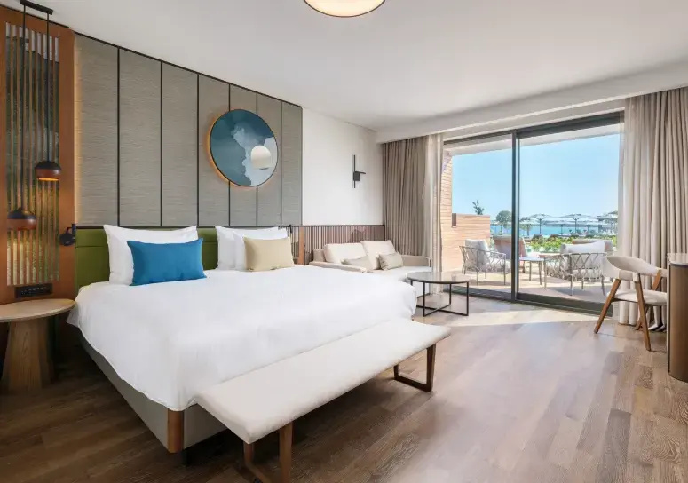 Deluxe Swim-Up Sea Side (Community Zone) Double room (full double bed)