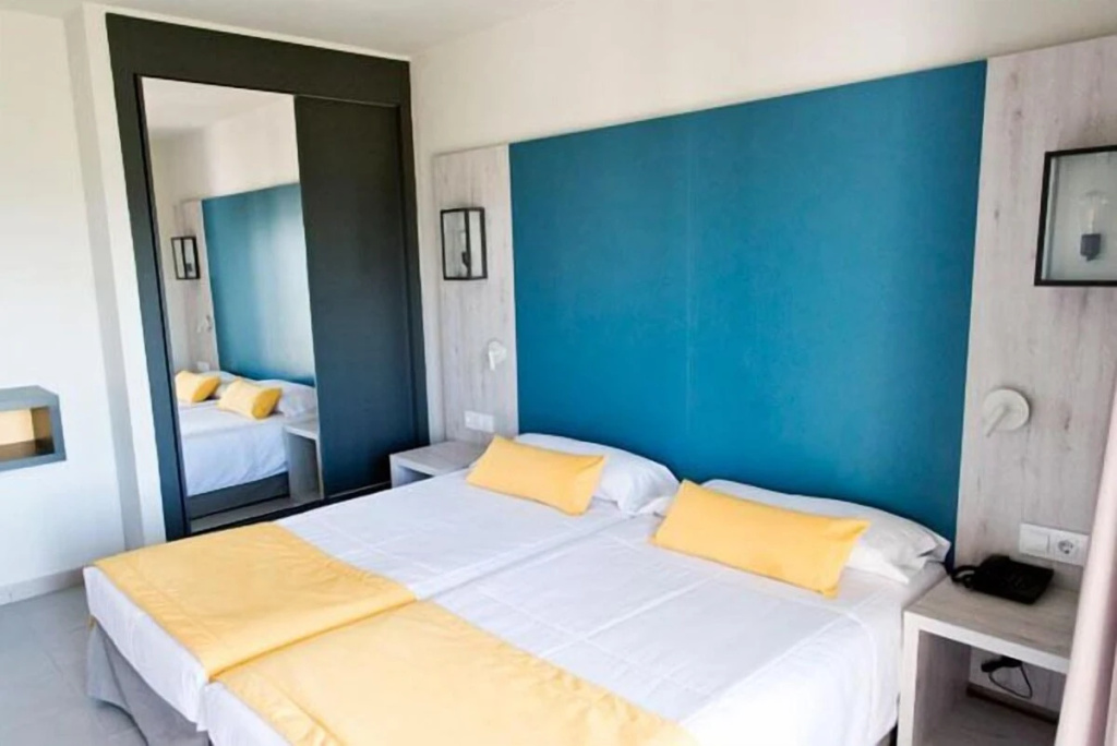 Double Club room (full double bed)
