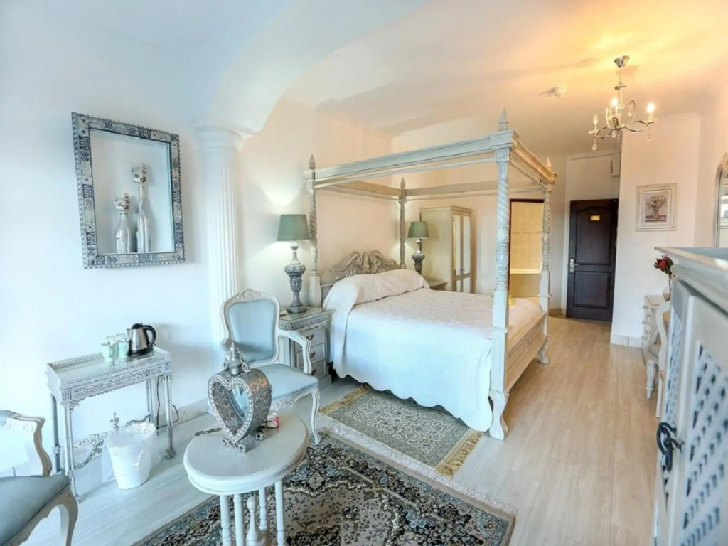 Honeymoon Double Ground Floor room with partial sea view (full double bed)