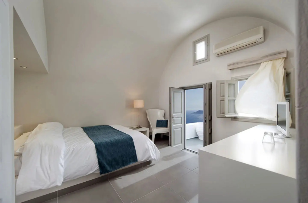 Superior Double room (full double bed)