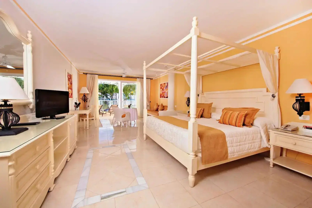 Deluxe Junior Suite Ocean Front