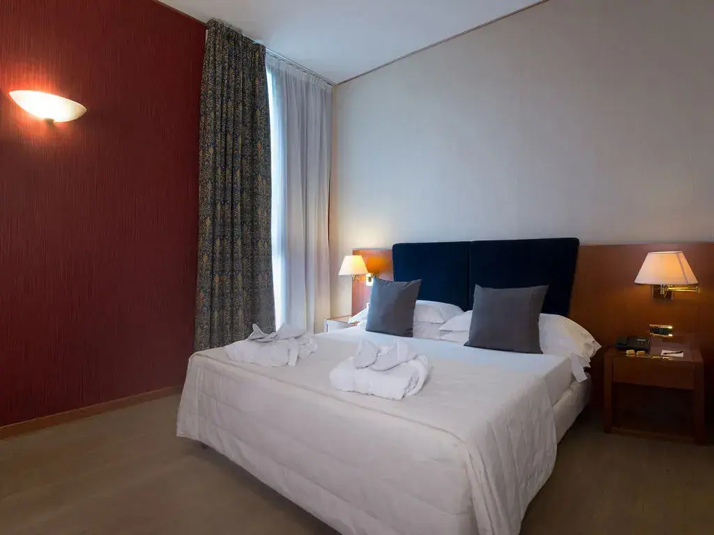 Double Suite (full double bed)