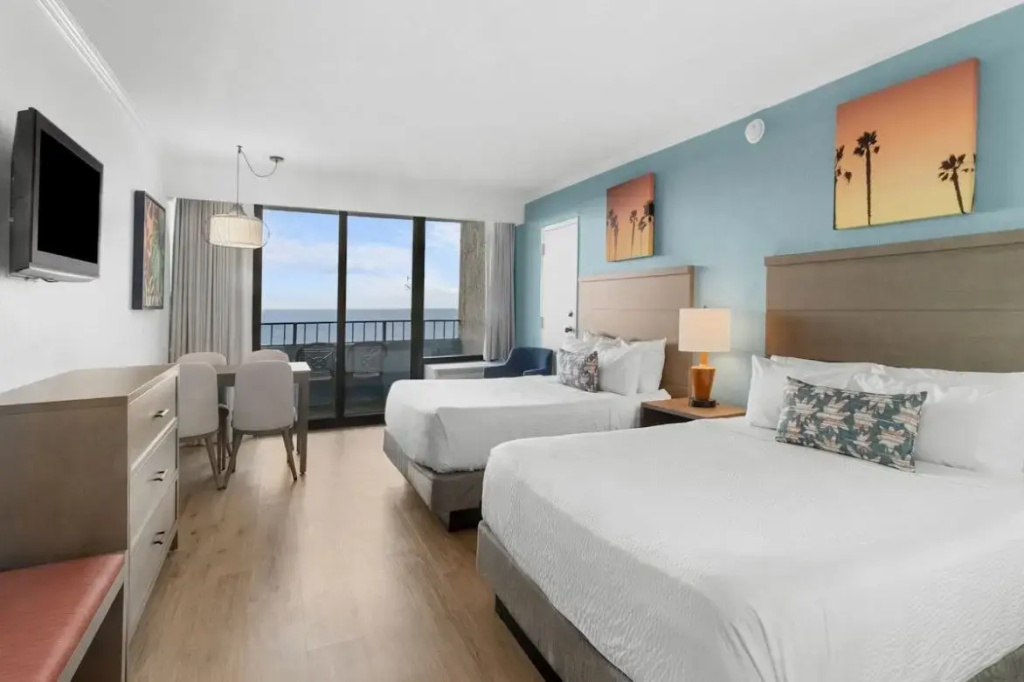 Deluxe Quadruple room oceanfront