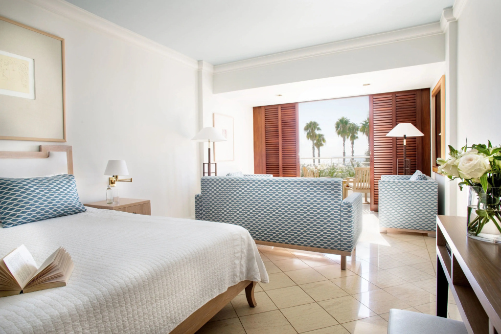 Double Studio Suite with sea view (twin beds)