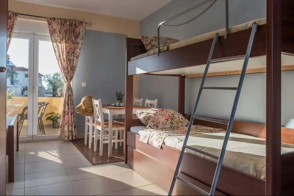 Deluxe Family Studio