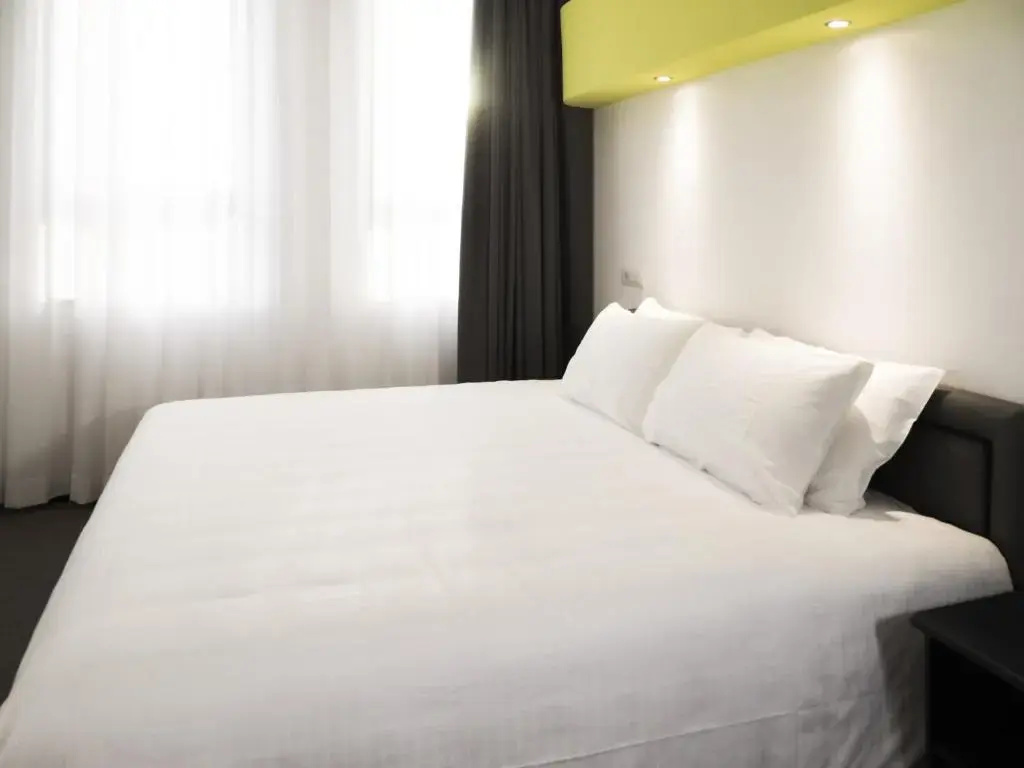 Deluxe Double room, full double bed room photo 1