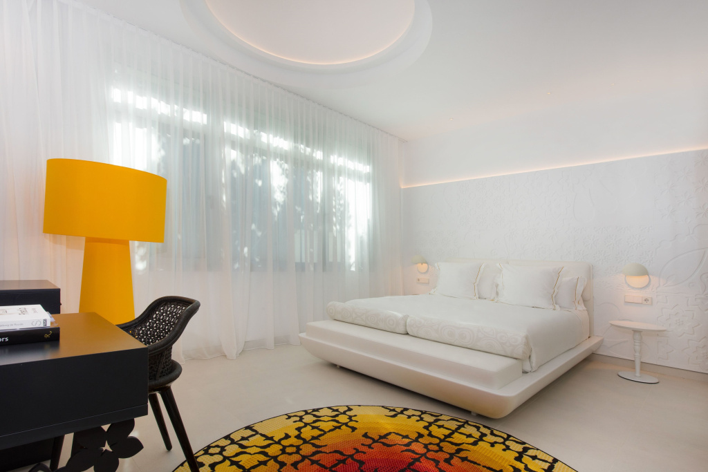 Marcel Wanders Double room (full double bed)