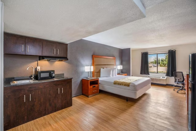 With Kitchenette room