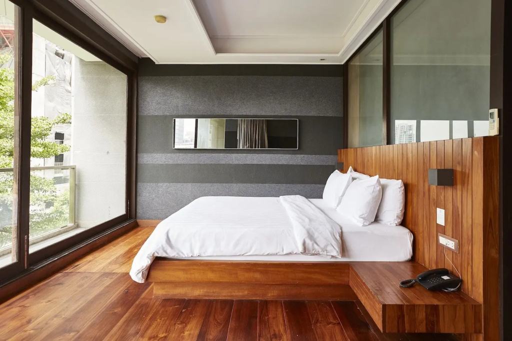 1 Bedroom Double Suite (full double bed)