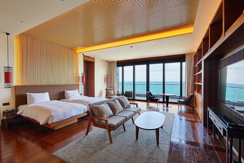 Cabin X Royal Chapter room