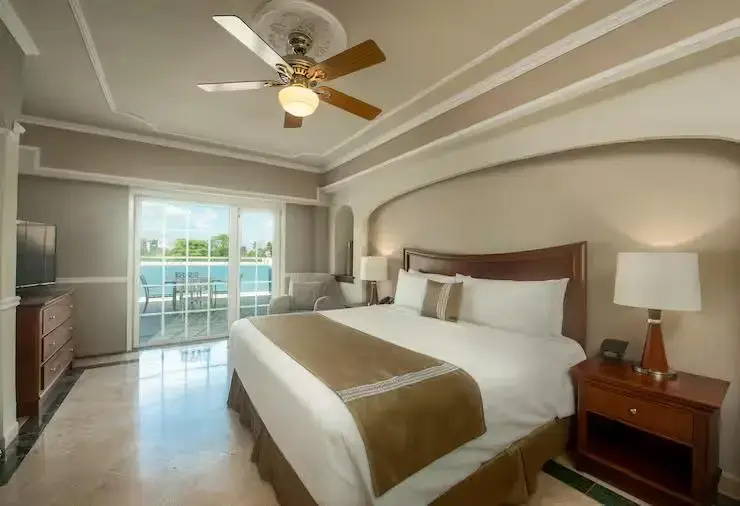 Terrace Colonial Design Double Suite full double bed