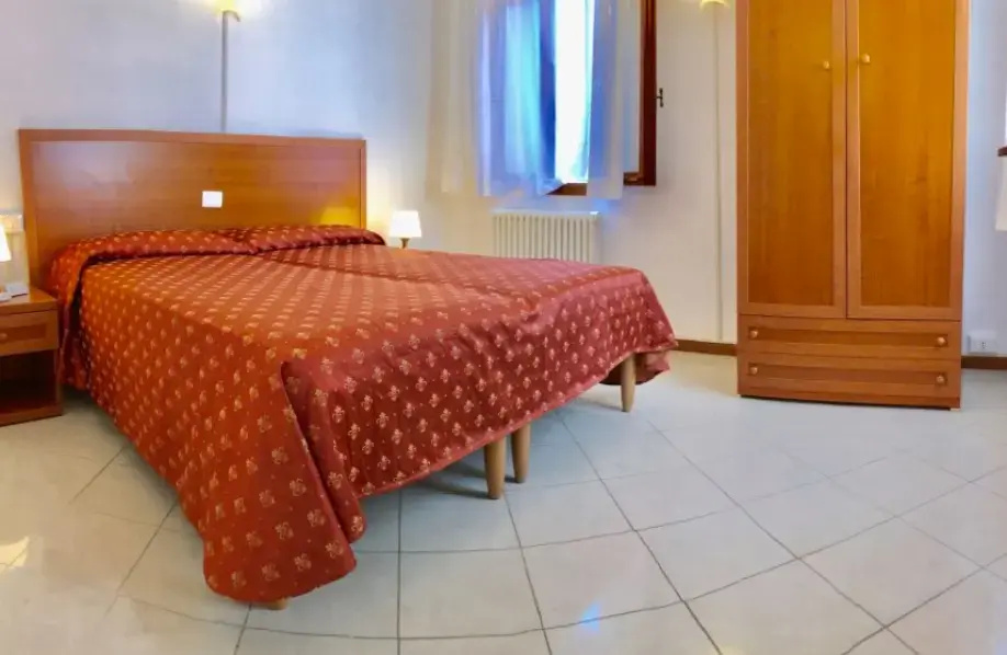 Venice Double Apartment (full double bed)