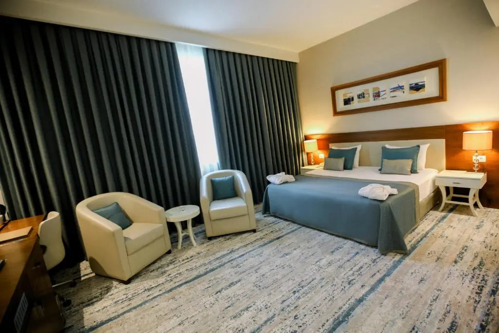 Executive Double room (full double bed)