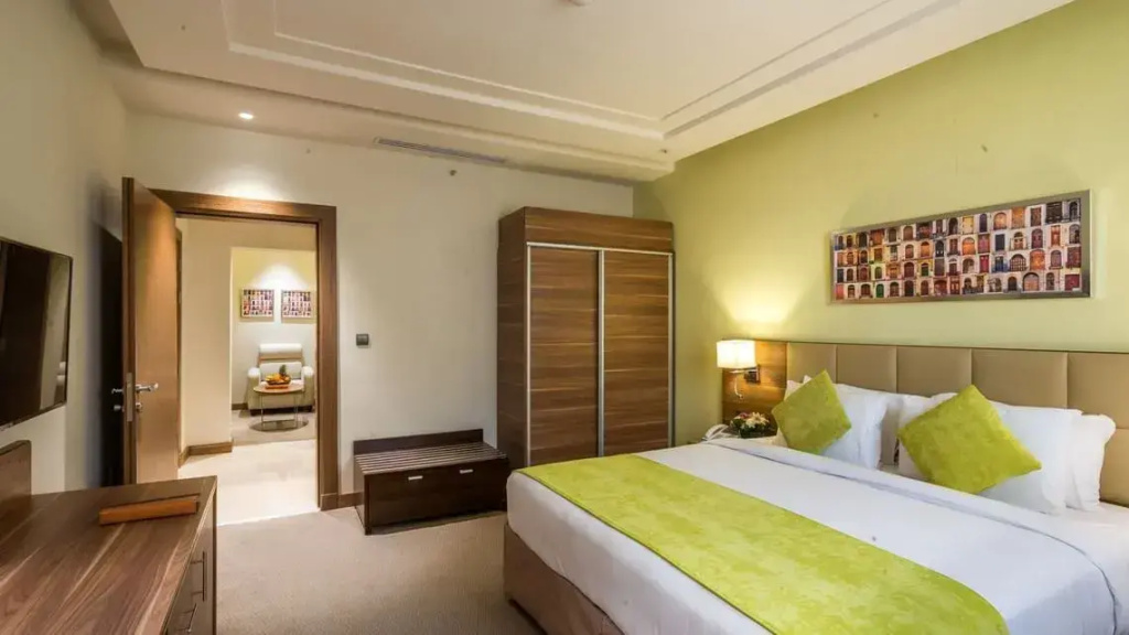 Double Junior Suite (full double bed)