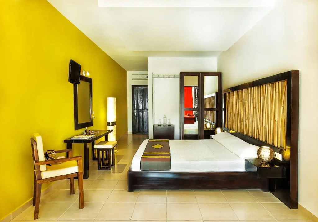 Double Junior Suite with garden view (full double bed)