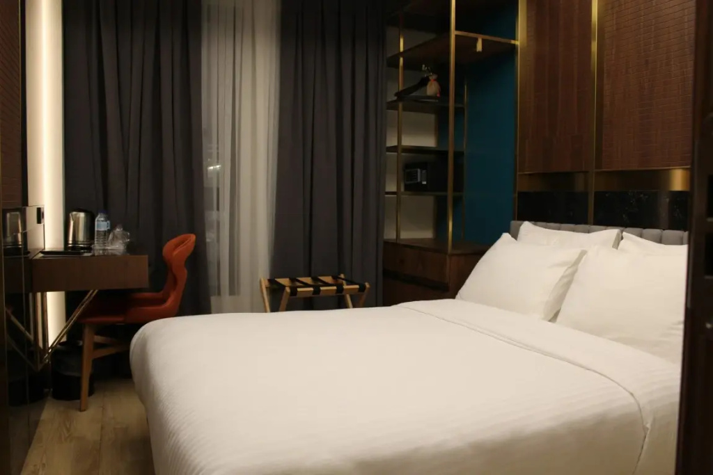 Premier Single room