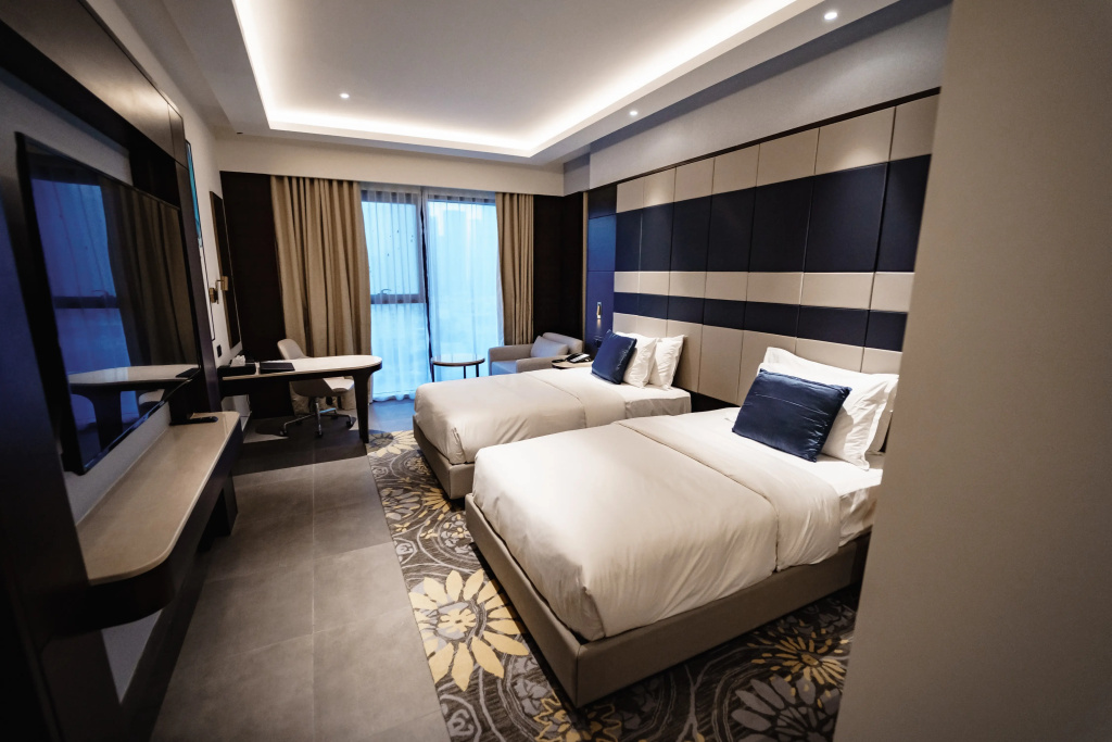 Premium Double room with balcony and with canal view (full double bed)