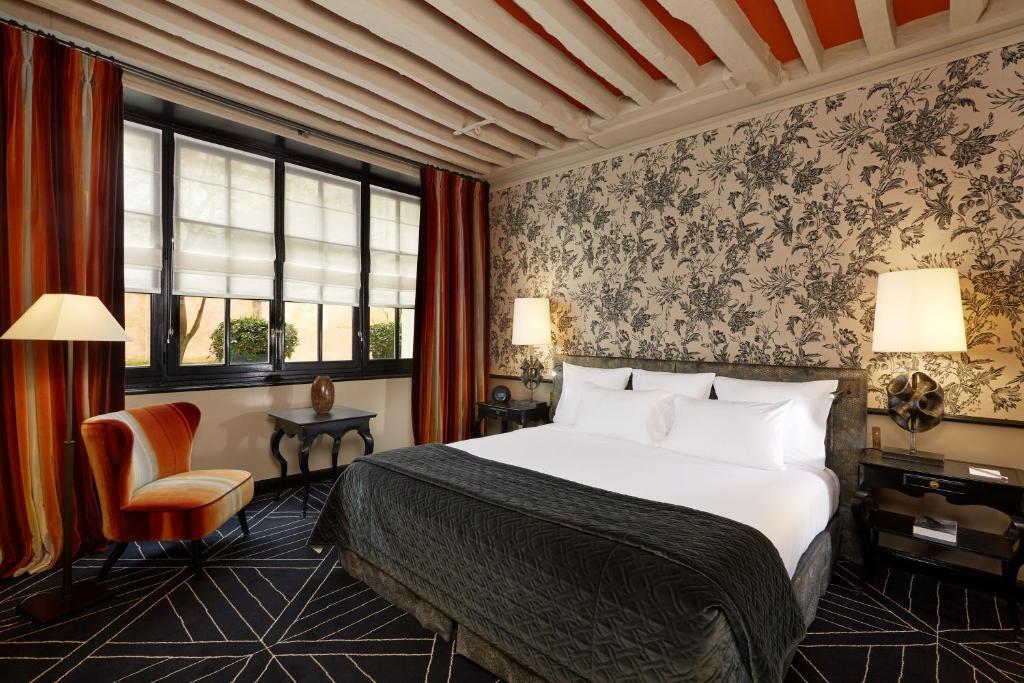 Le Pavillon de la Reine by null Le Pavillon de la Reine by null