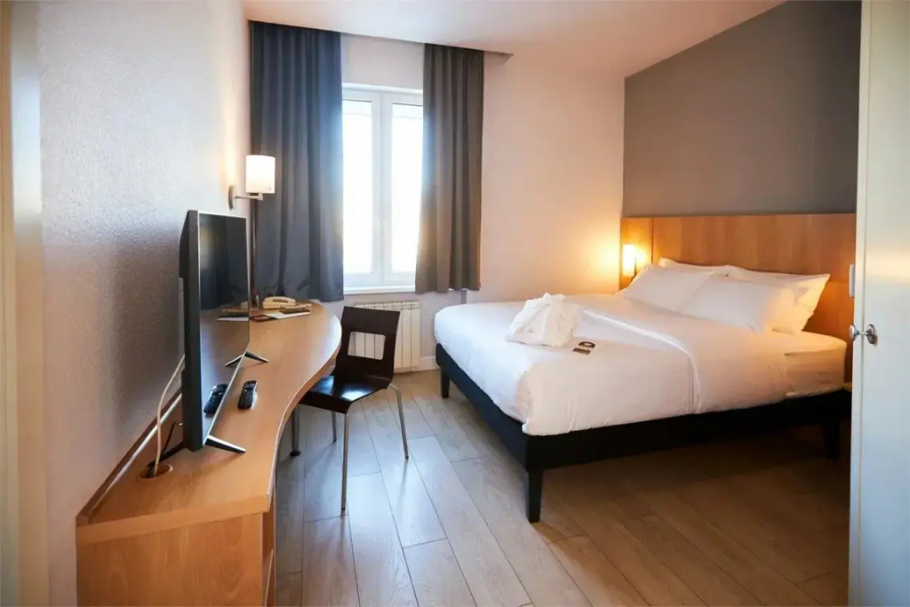 Ibis Sibir' Omsk Hotel Room Type - 2 Bedrooms Double Suite full double bed