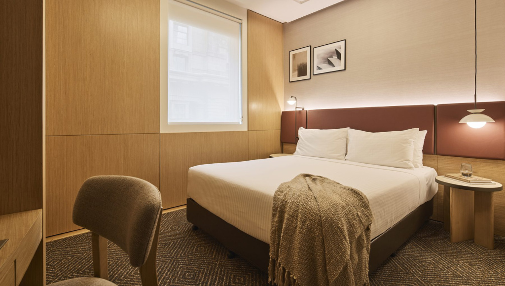 Deluxe Double room (full double bed)