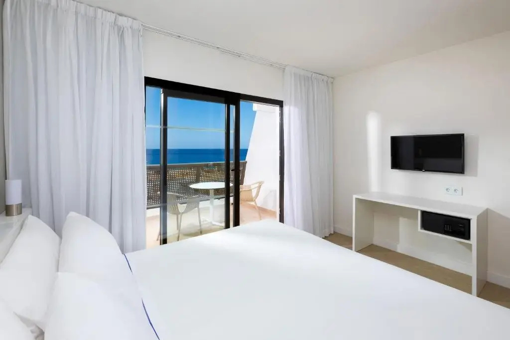 Double Junior Suite with sea view (twin beds)