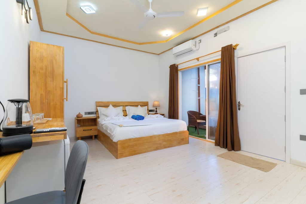 Superior Double room (full double bed)