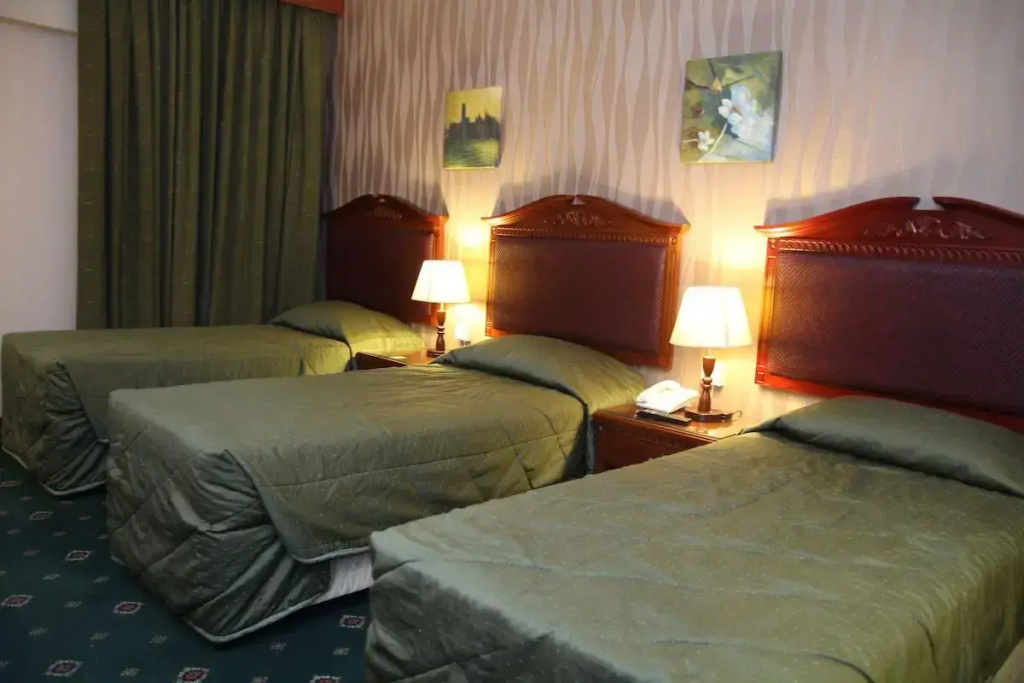 Superior Sextuple room