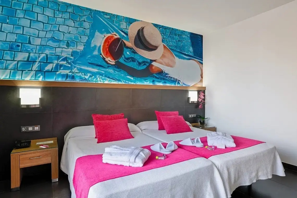 Be Unique Double room (full double bed)