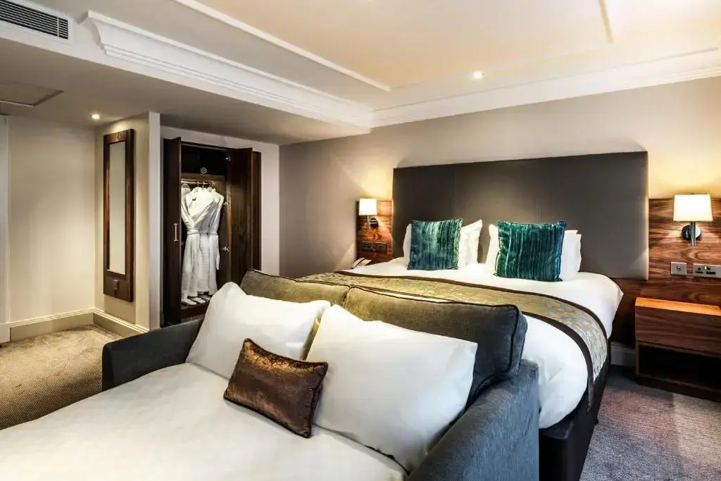 Family Double room (full double bed)