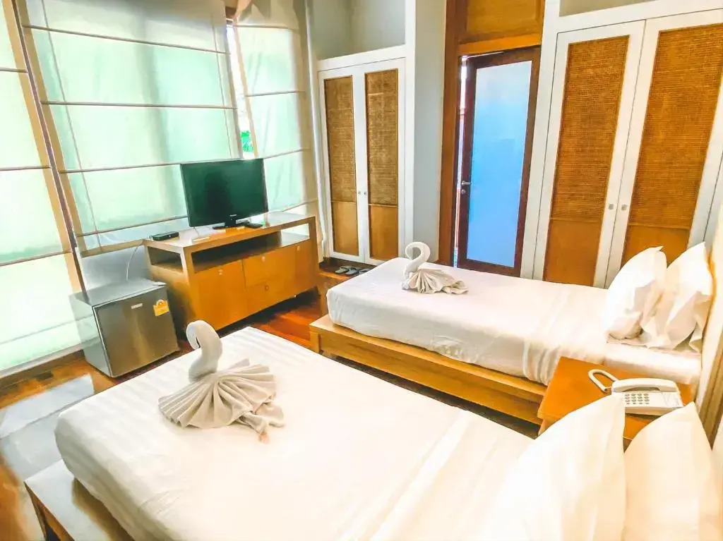 Вилла с 5 комнатами в Royal Sammuk villas