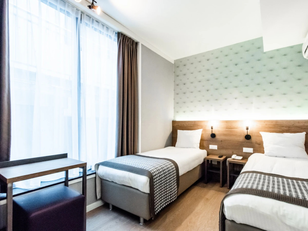 Semi Souterrain Double room (twin beds)