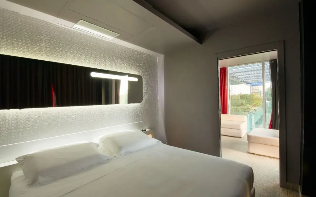 Pearl Suite