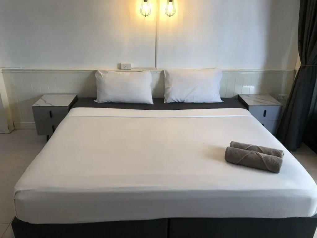 Superior Double room (full double bed)