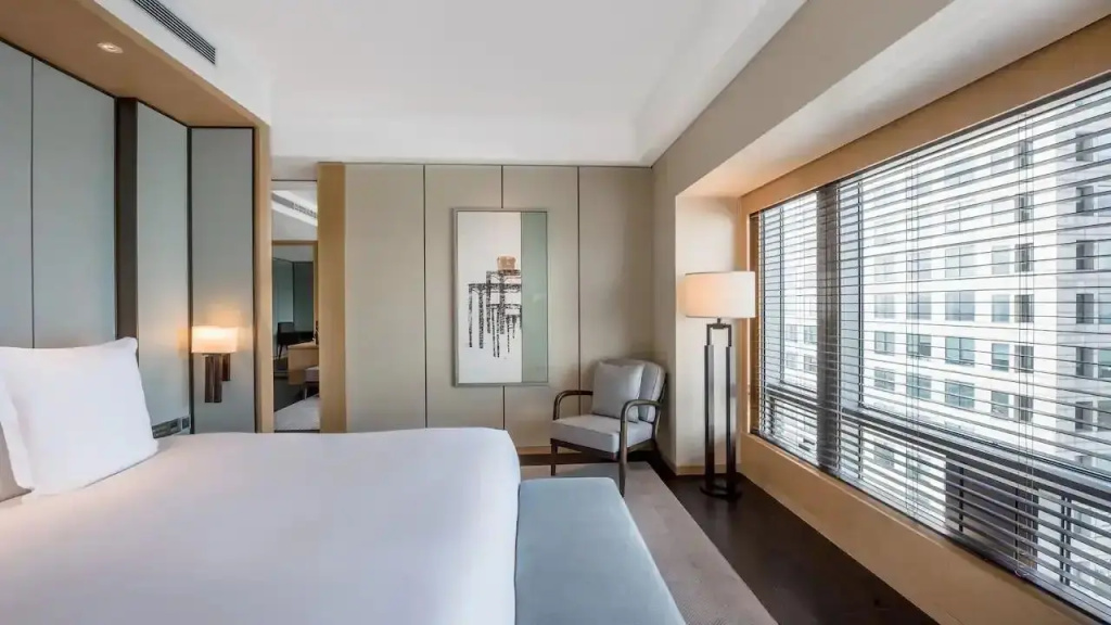 Double Suite (full double bed)