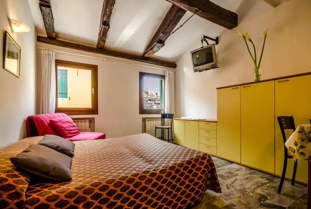 (Separate Building) Double Apartment (full double bed)