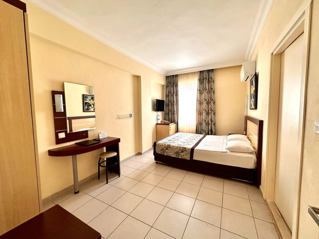 Economic Triple room