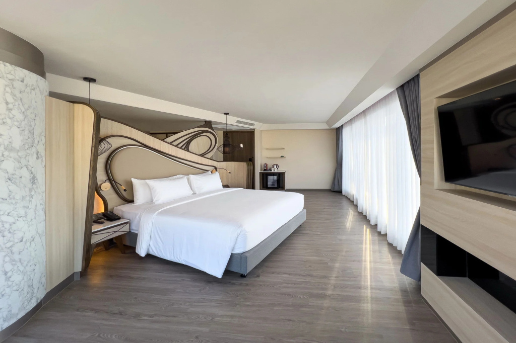 Double Amethyst Suite (full double bed)