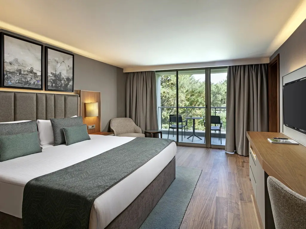 Marine Double room Land View (full double bed)
