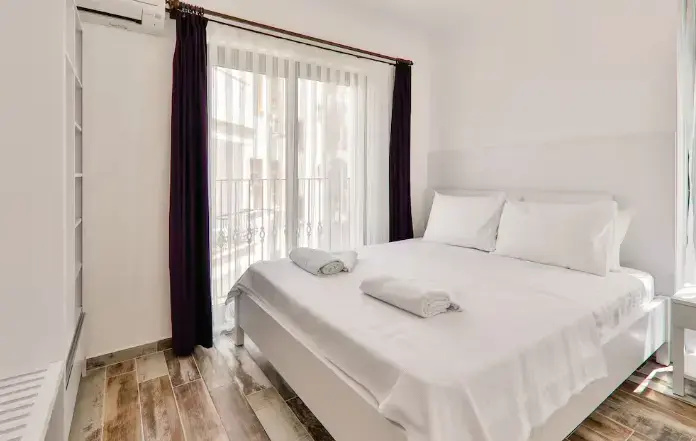 Superior Double Apartment with partial sea view (full double bed)