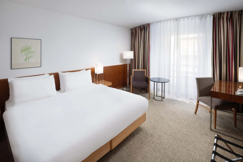 Cosy Urban Double room (full double bed)