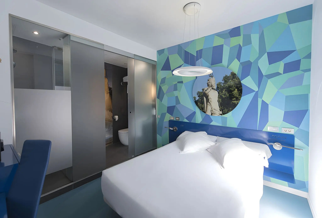 Non Opening Window Double room (full double bed)