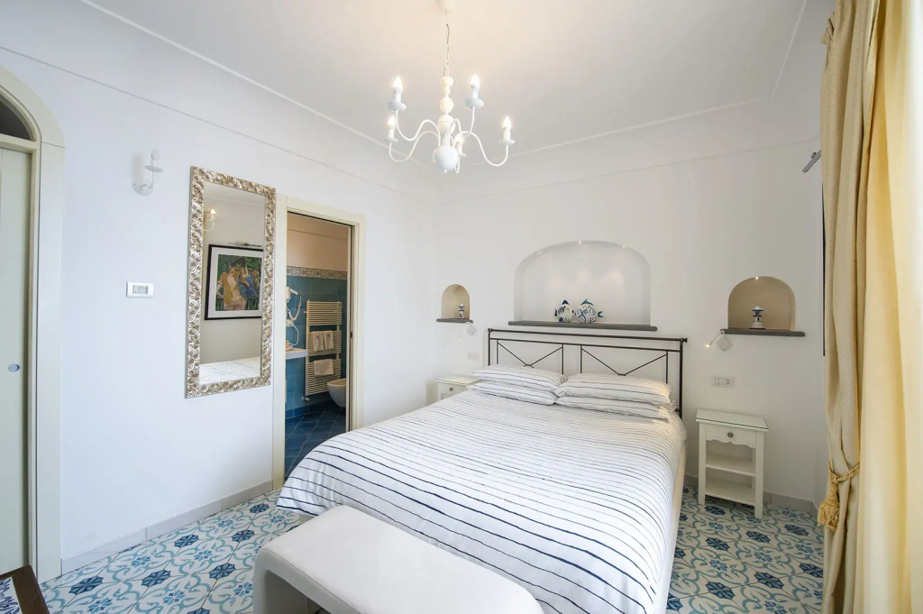 The Lovers Double room (full double bed)